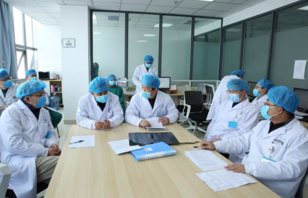 有一种字体叫"医学体",字迹潦草飘逸,我们不懂药剂师却明白