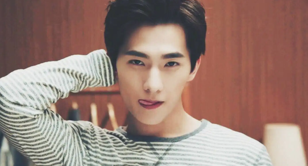 杨洋被爆学历造假,军艺校草变中专校草,头脑空空的偶像不值得追