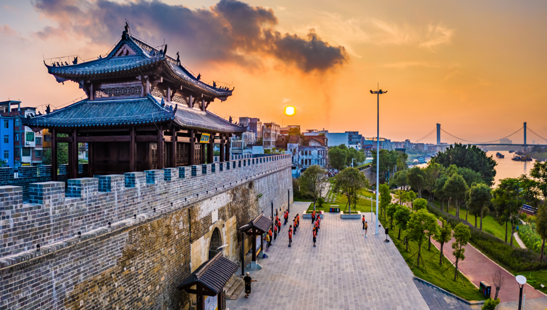 据清光绪《贵县志》记载,大南门始建于唐代元和年间,是古贵港五个城门