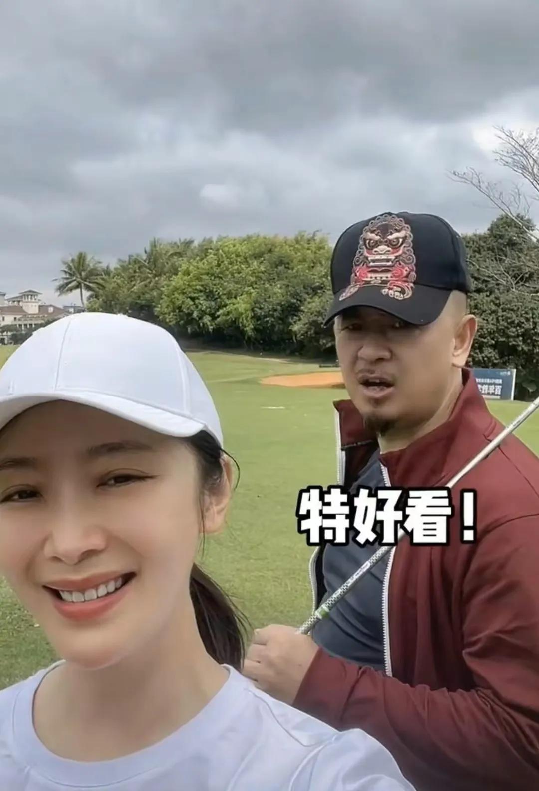 《狂飙》"程程"近况曝光:与丈夫黄海波打球,黄海波表现引争议