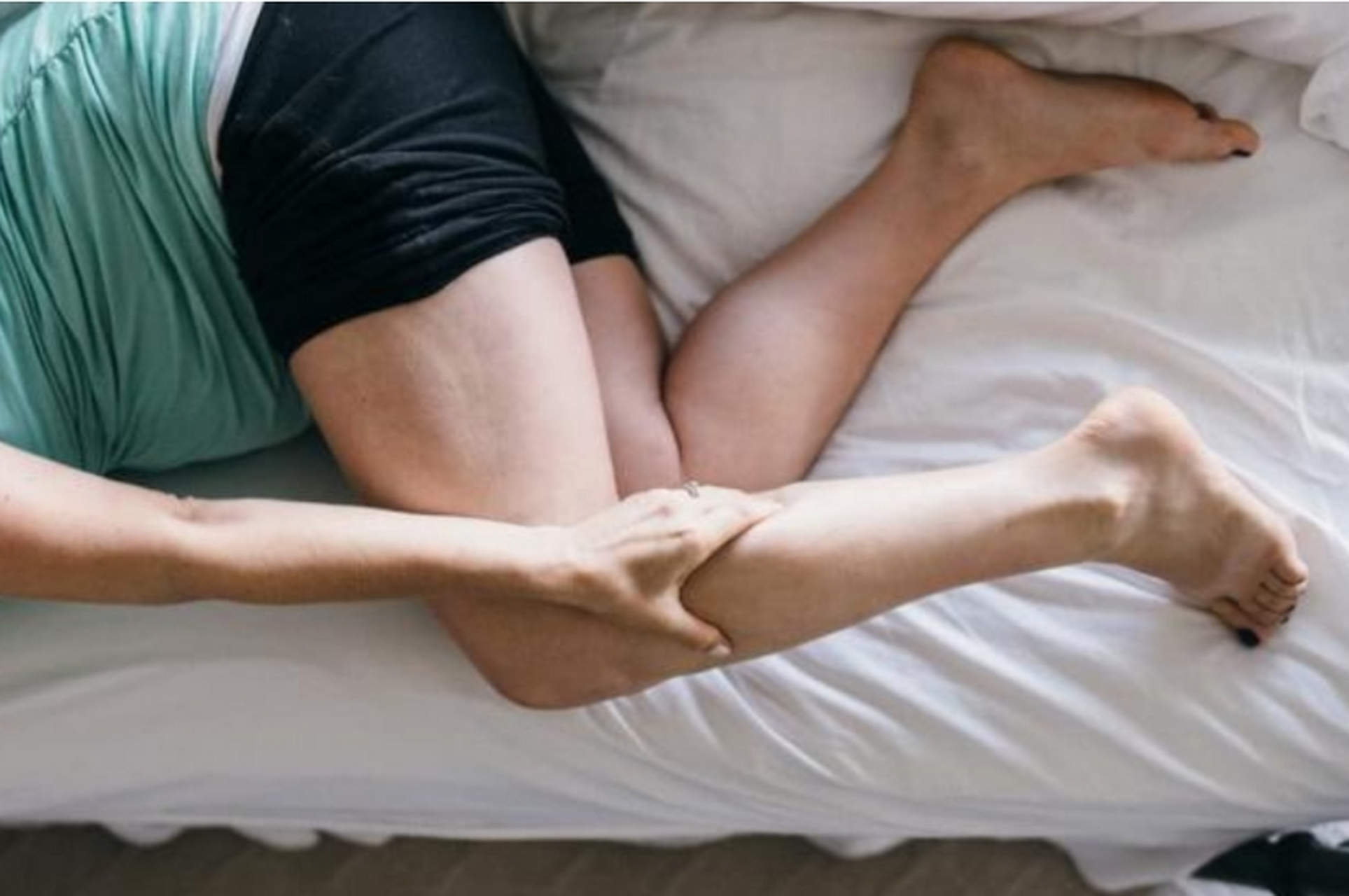 睡觉时小腿突然抽筋,不要以为仅仅是缺钙,找到原因最关键  抽筋是我们