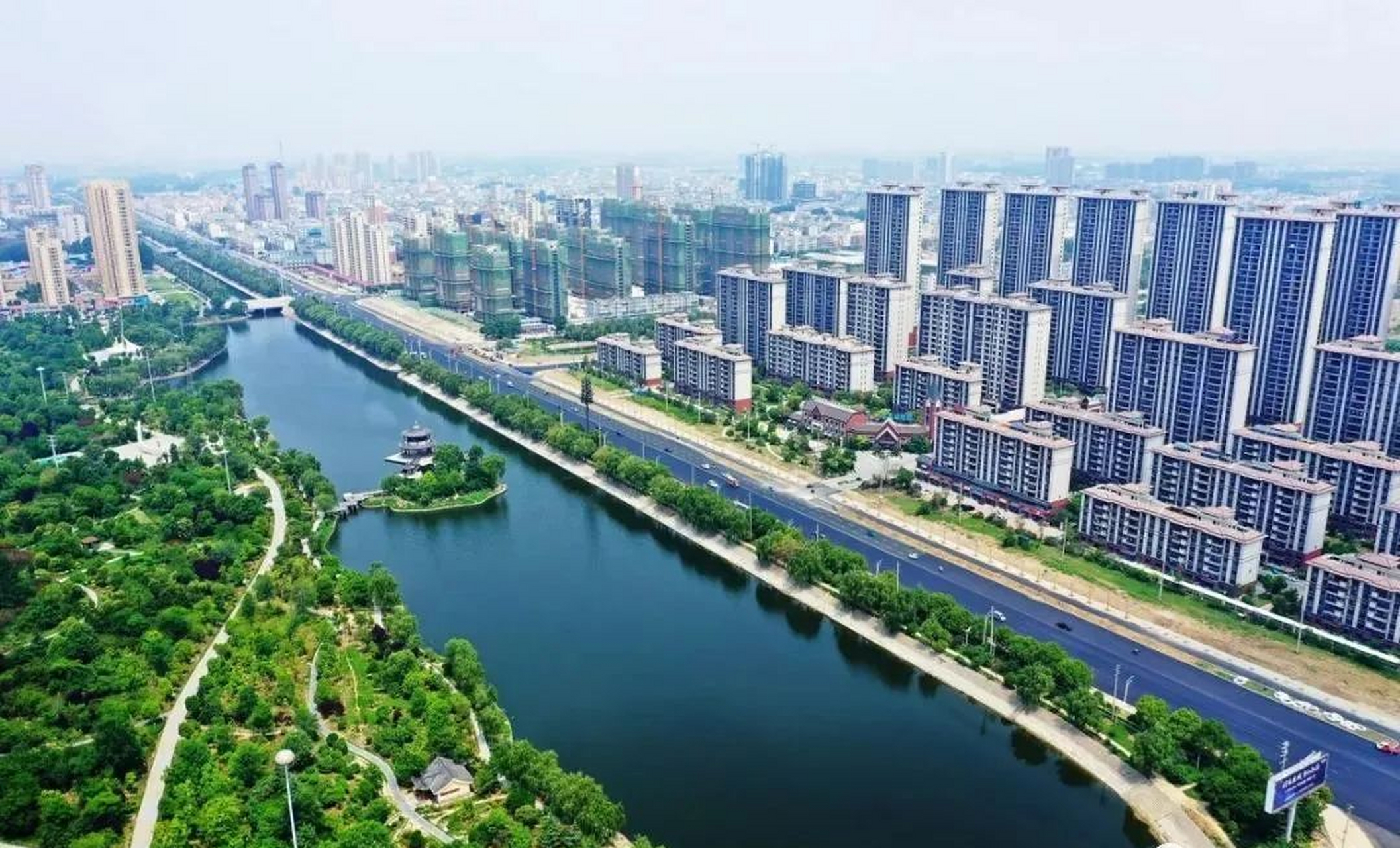 保德县和府谷县相距仅300米,是两省之间最接近的县城,依托黄河而建