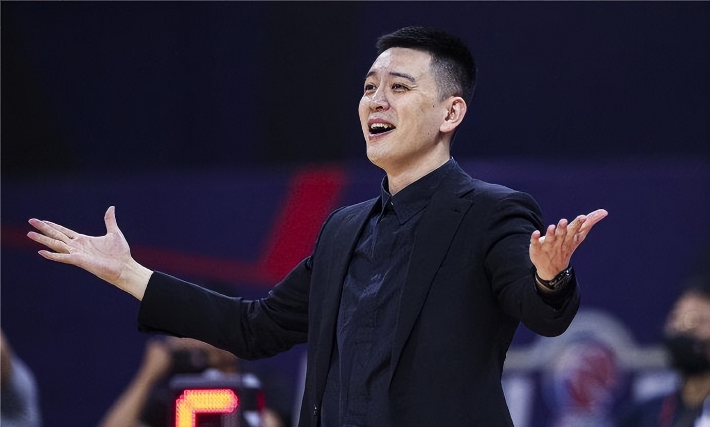 辽宁男篮主教练杨鸣解说世界杯有辞职传闻是否会执教上海男篮