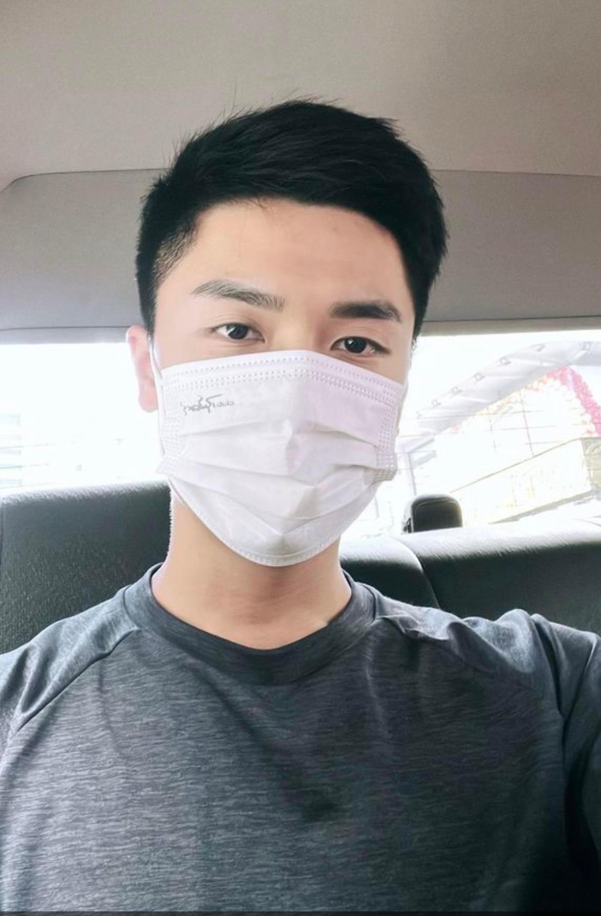 香港明星陈伟洪乘火车出车祸!火车紧急停车多节车门掉下