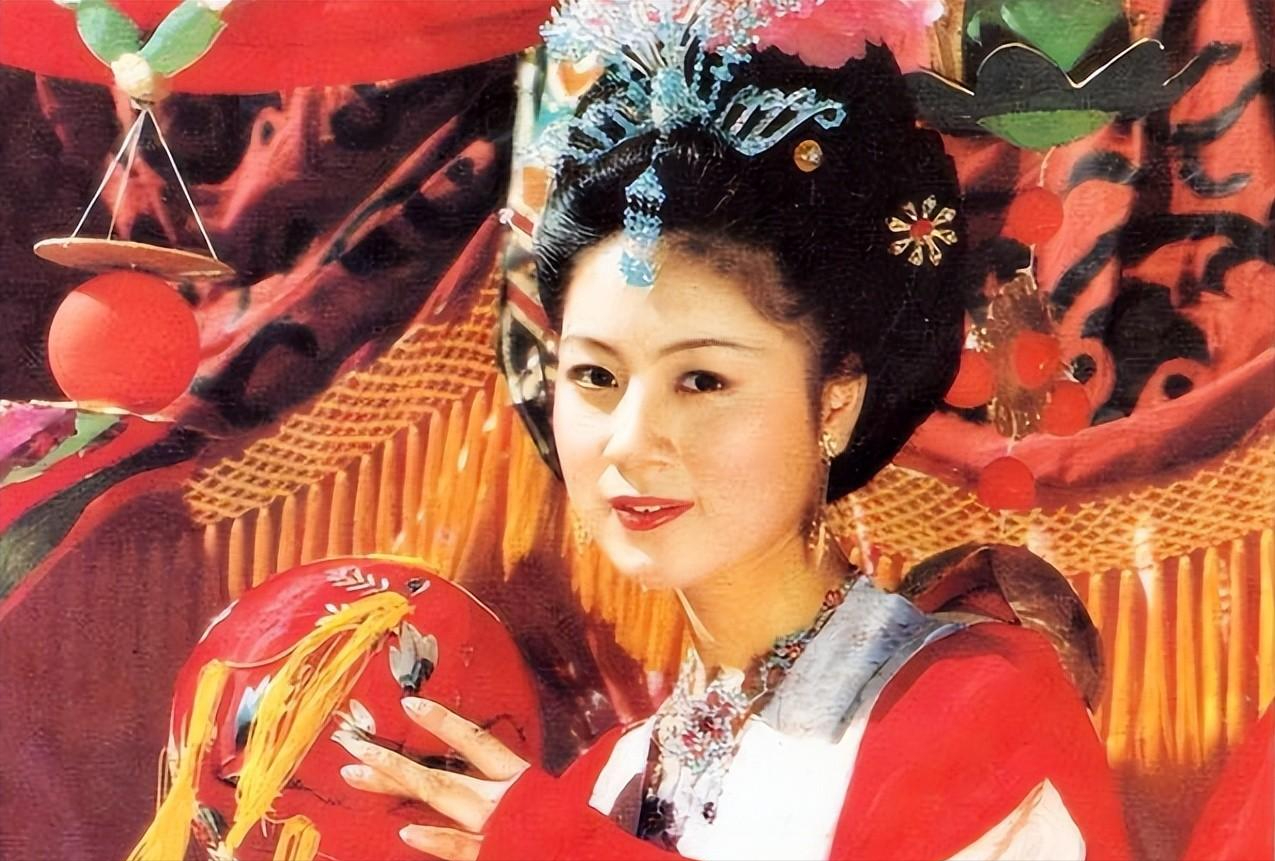 看到71岁朱琳老去的模样才发现杨洁选的第一美女果然名不虚传