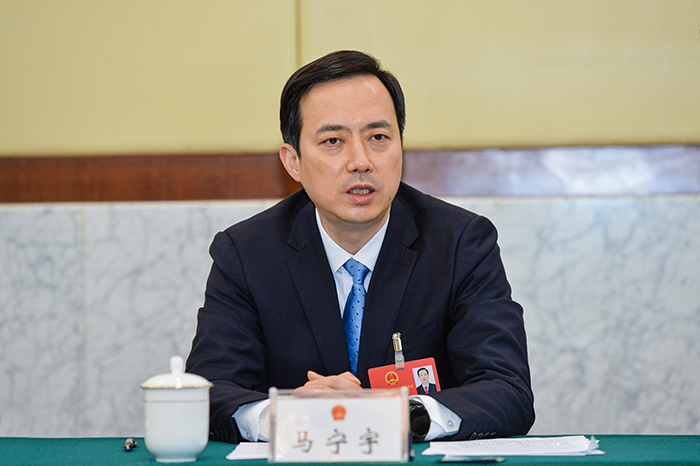 贵阳市市长马宁宇履历太优秀,17岁上清华,年仅47岁就成为了市长