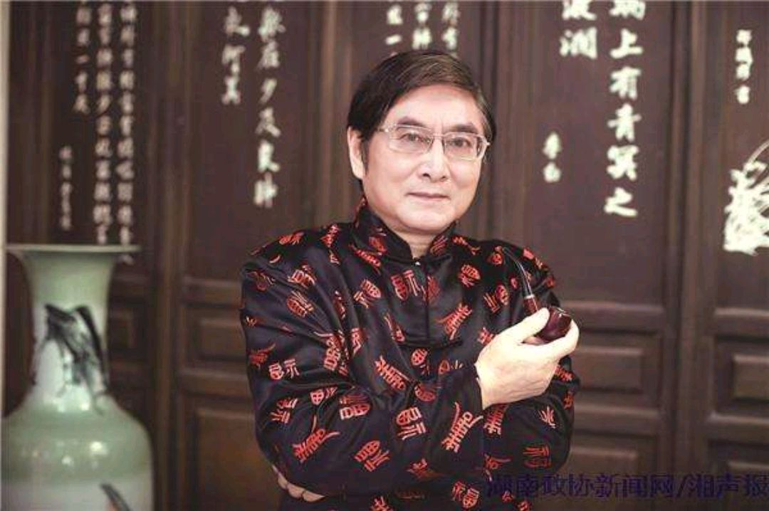 著名老中医彭坚,学中医师从伯父,他总结了学习中医的一条捷径