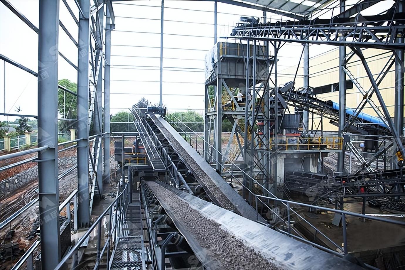时产200吨鹅卵石破碎生产线介绍
