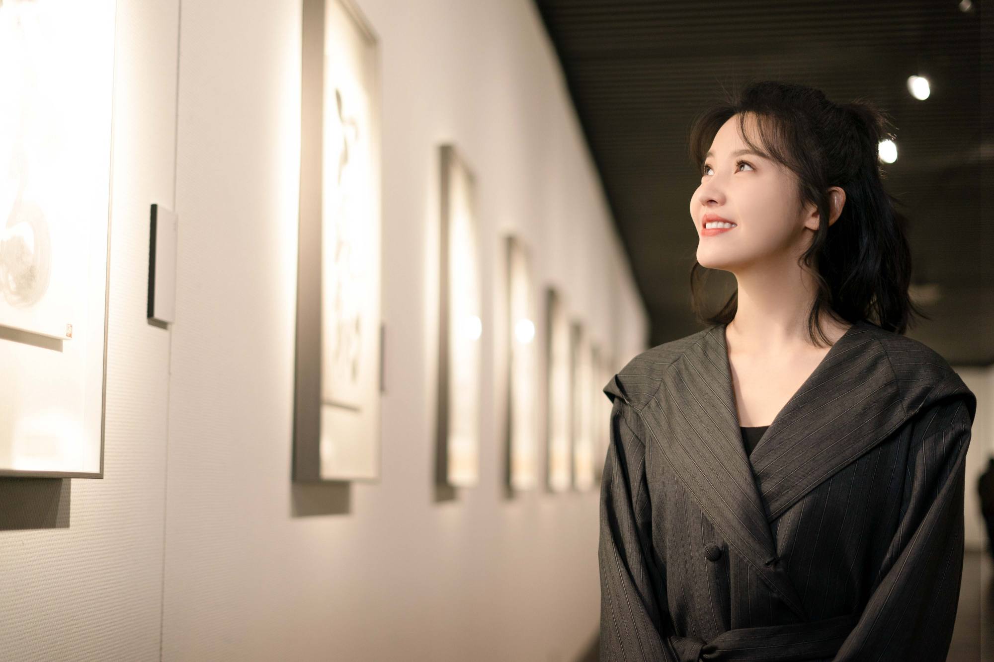 杨子姗重度洁癖被骂上热搜,网友却羡慕她?背后原因值得深思