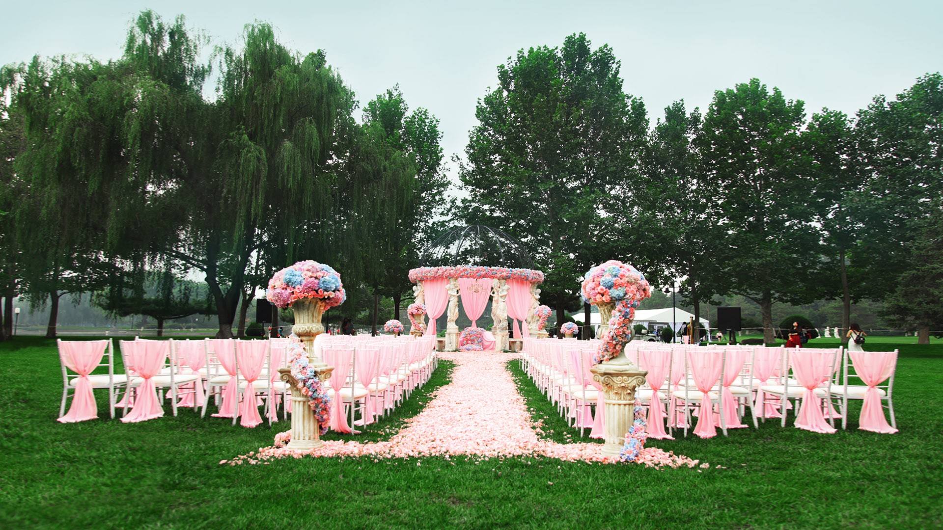 心理测试:你最喜欢的是哪一个婚礼现场?测下你会被哪种男生追求