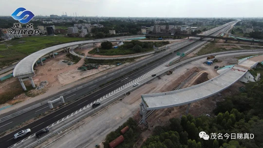 沈海高速跨茂名大道大桥主体建成,明年国庆可以走上八车道了!