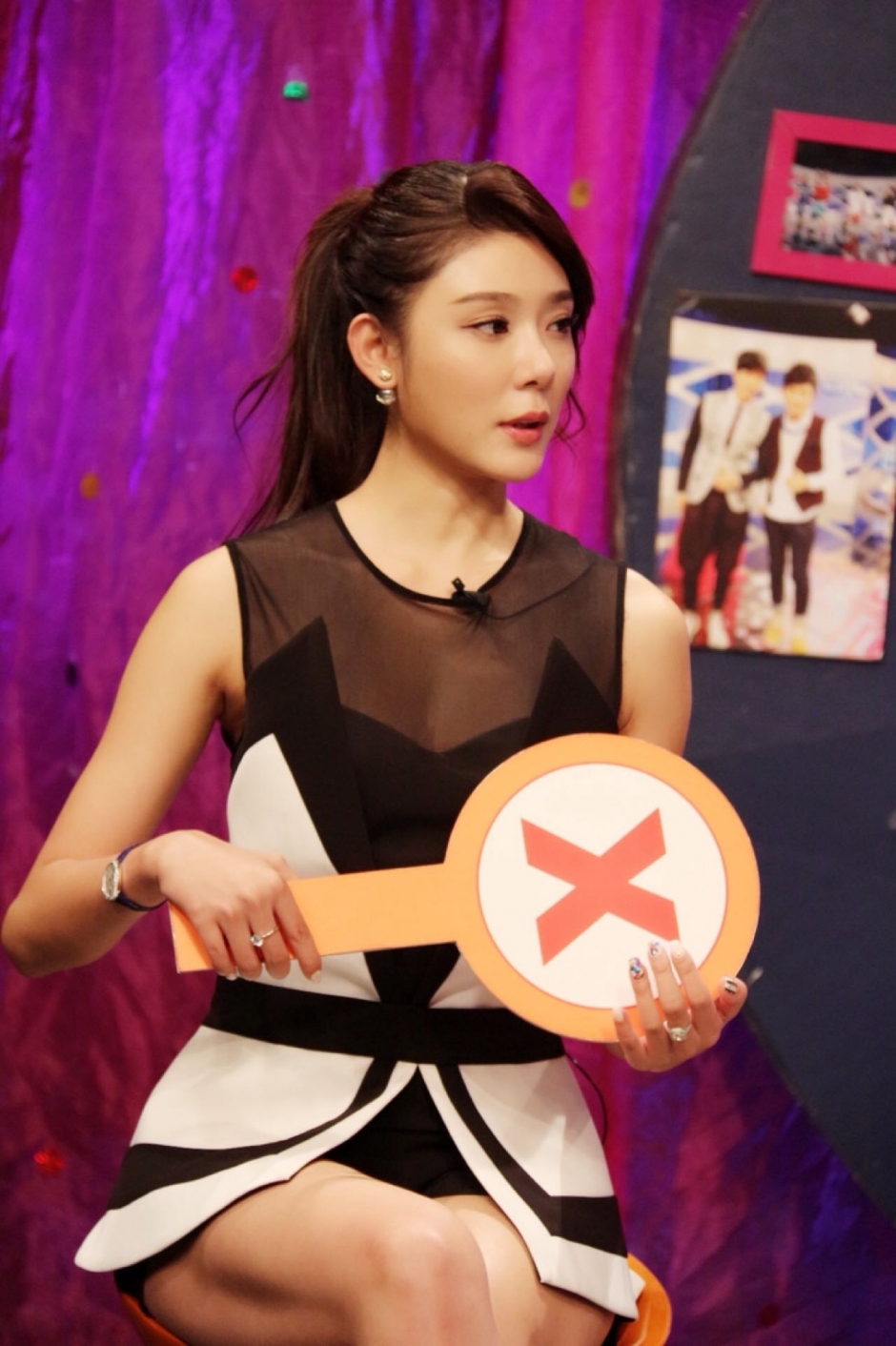 因"忘拉窗帘"被拍与林丹出轨,自称"受害者"的赵雅淇是否无辜