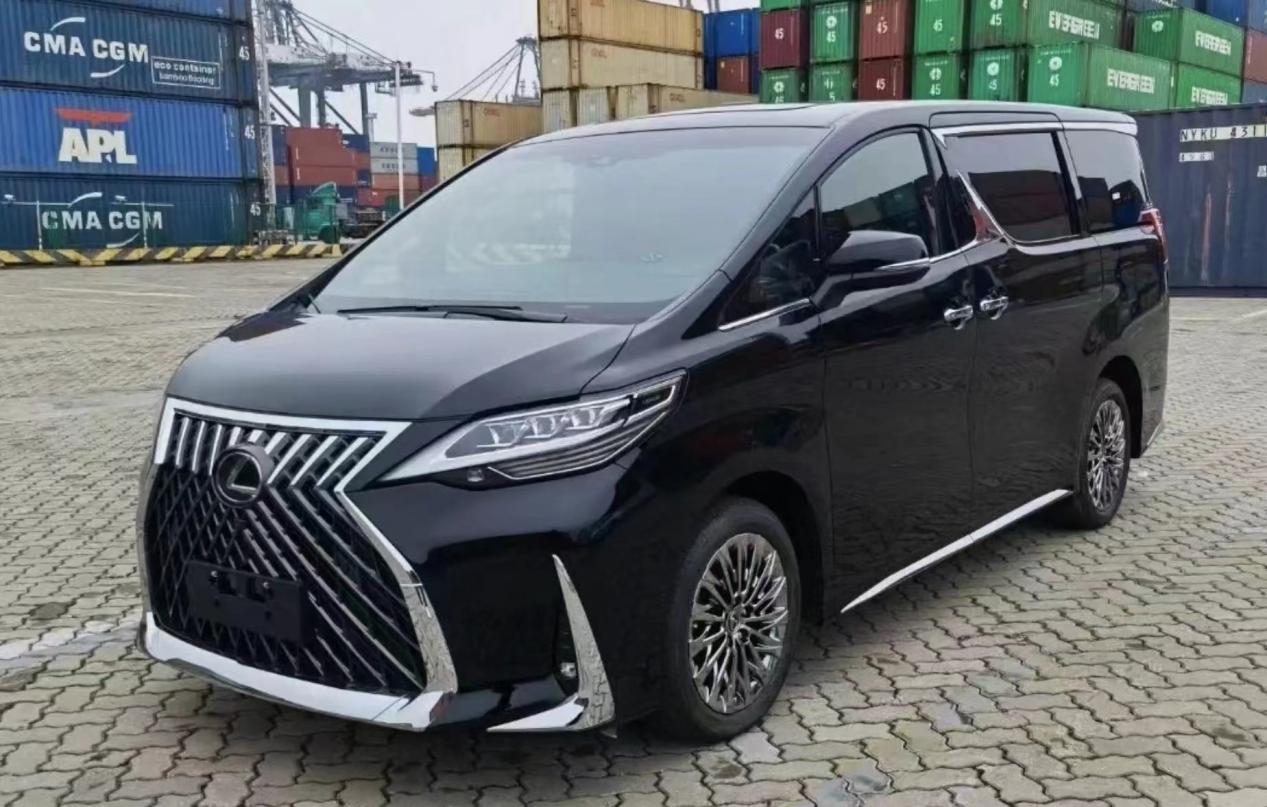 雷克萨斯lm350曝光,配3.5l v6
