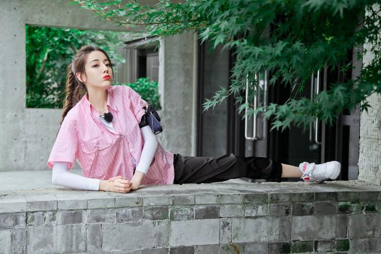 《向往7》心疼彭昱畅,接戏被挑选,想见胡歌,迪丽热巴见不着