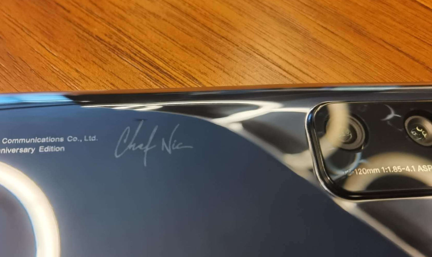 定制款小米10至尊版才厉害!我承认我酸了,并未对外销售!