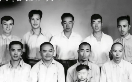 国防部长李尚福之父李绍珠,背后的几张照片的故事