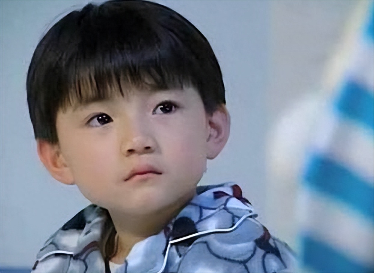 越混越"惨"的6位童星,锒铛入狱,沦落街头,被当成摇钱树去世