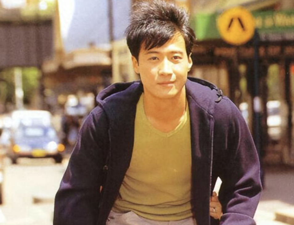 真正做到了万人空巷,课可以逃,班可以不上,但一定要亲眼目睹黎明的