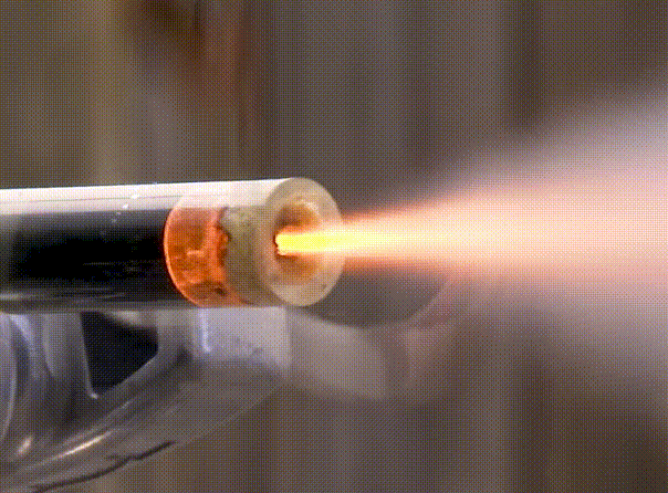 固体火药燃烧喷出气体产生推力