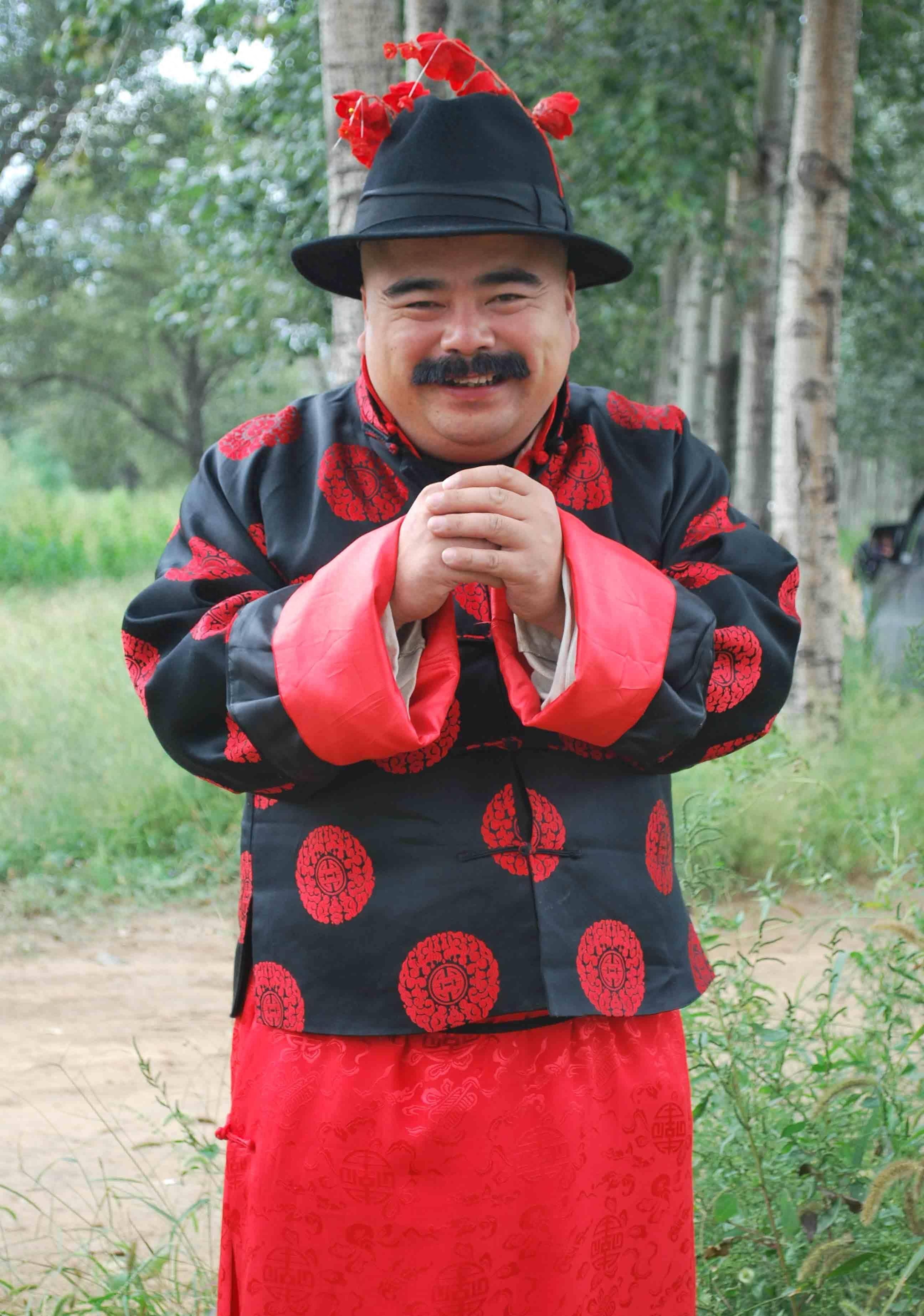 《夏洛特烦恼》演员刘金苹果店怒砸手机:一辈子不再购买苹果手机