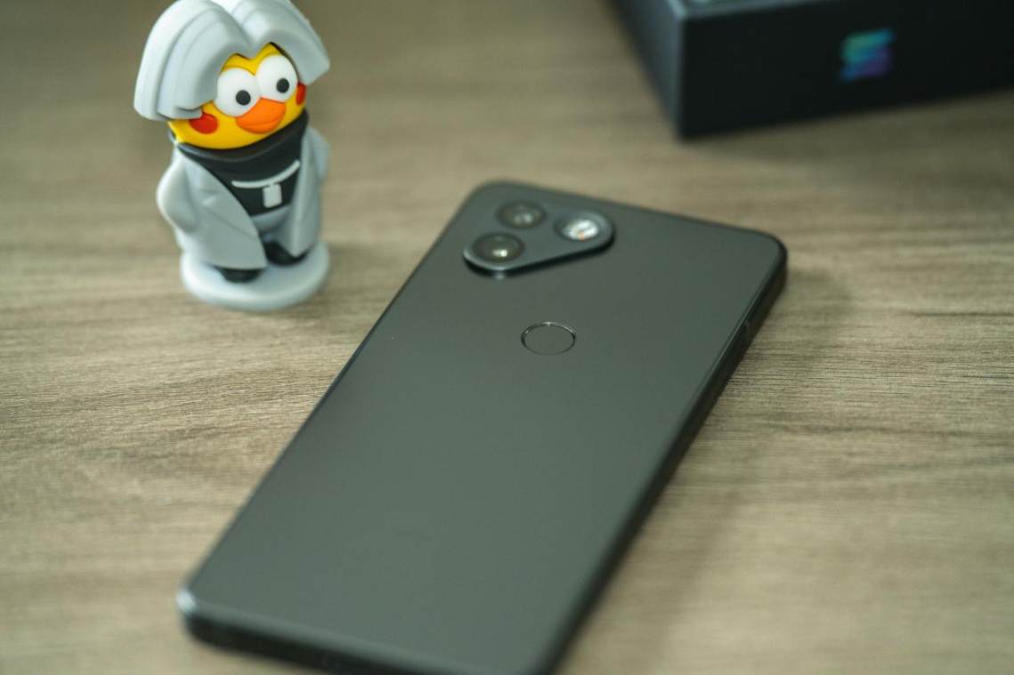 saga 国内首测|一台半成品旗舰手机,一场大胆的 web3 试验