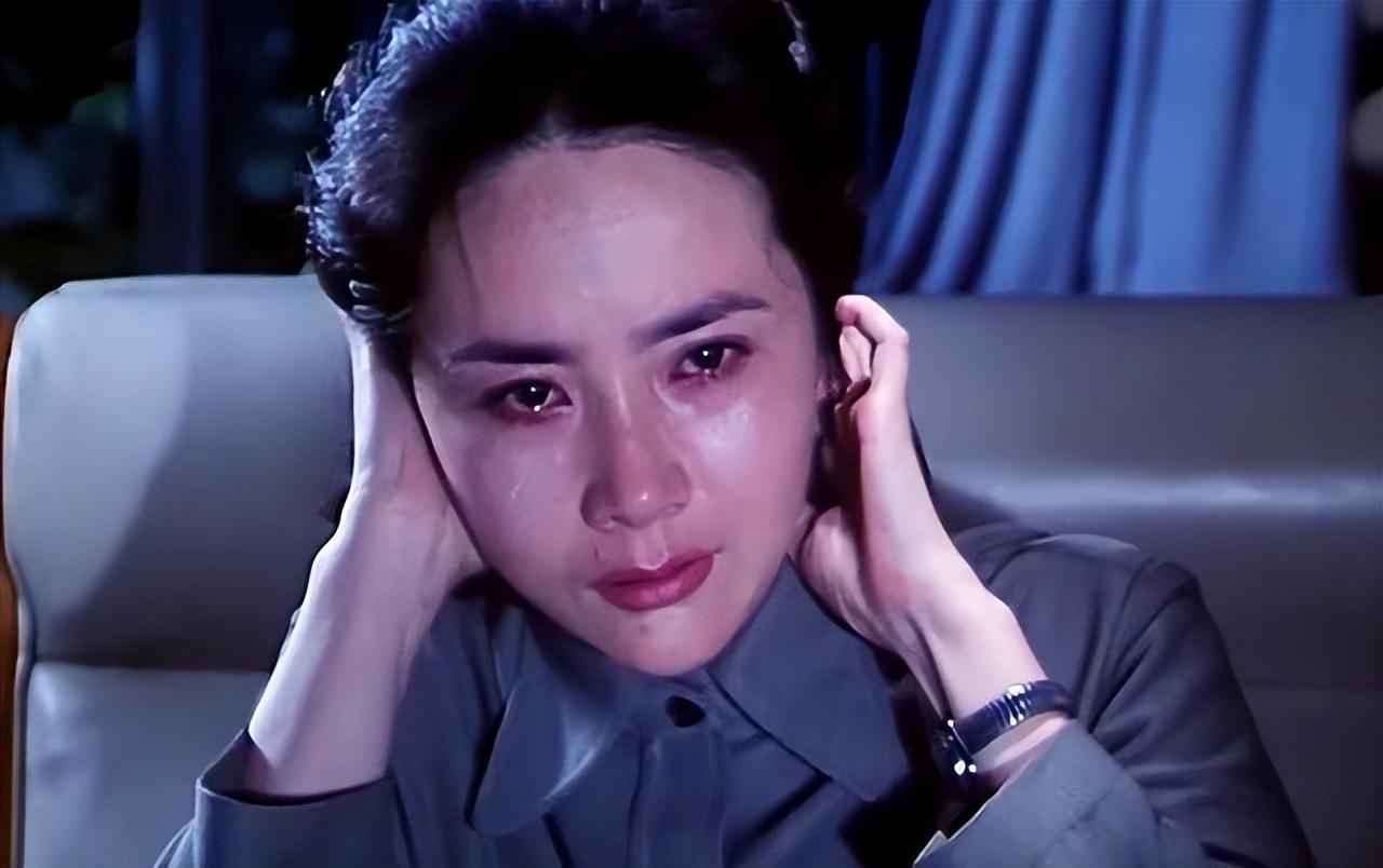 央视主持人顾永菲:曾吞300颗安眠药自杀,抢救7天7夜,如今怎样