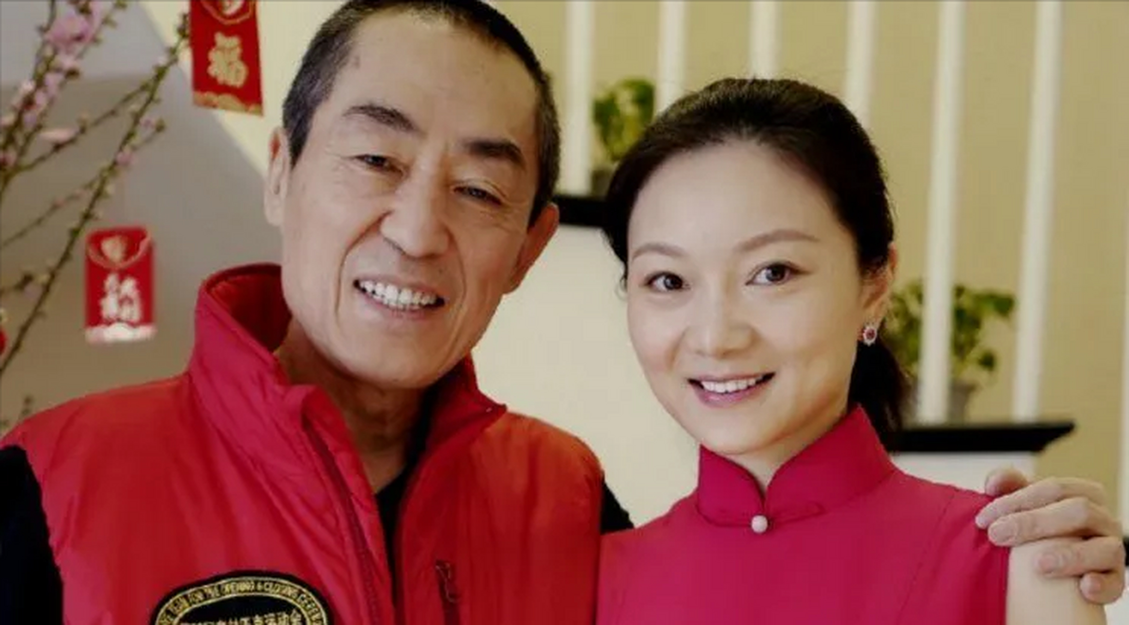 2000年,19岁的陈婷在怀孕后,给50岁的张艺谋打去了电话:"我怀了你的