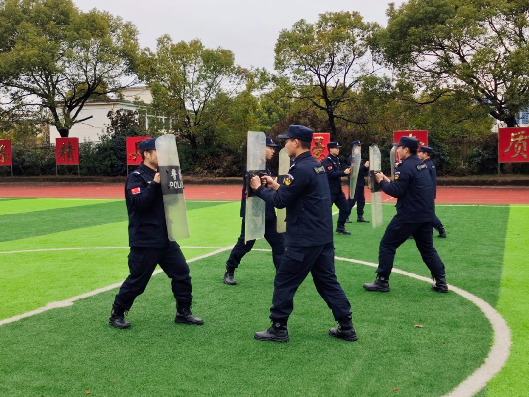 选择从警选择使命