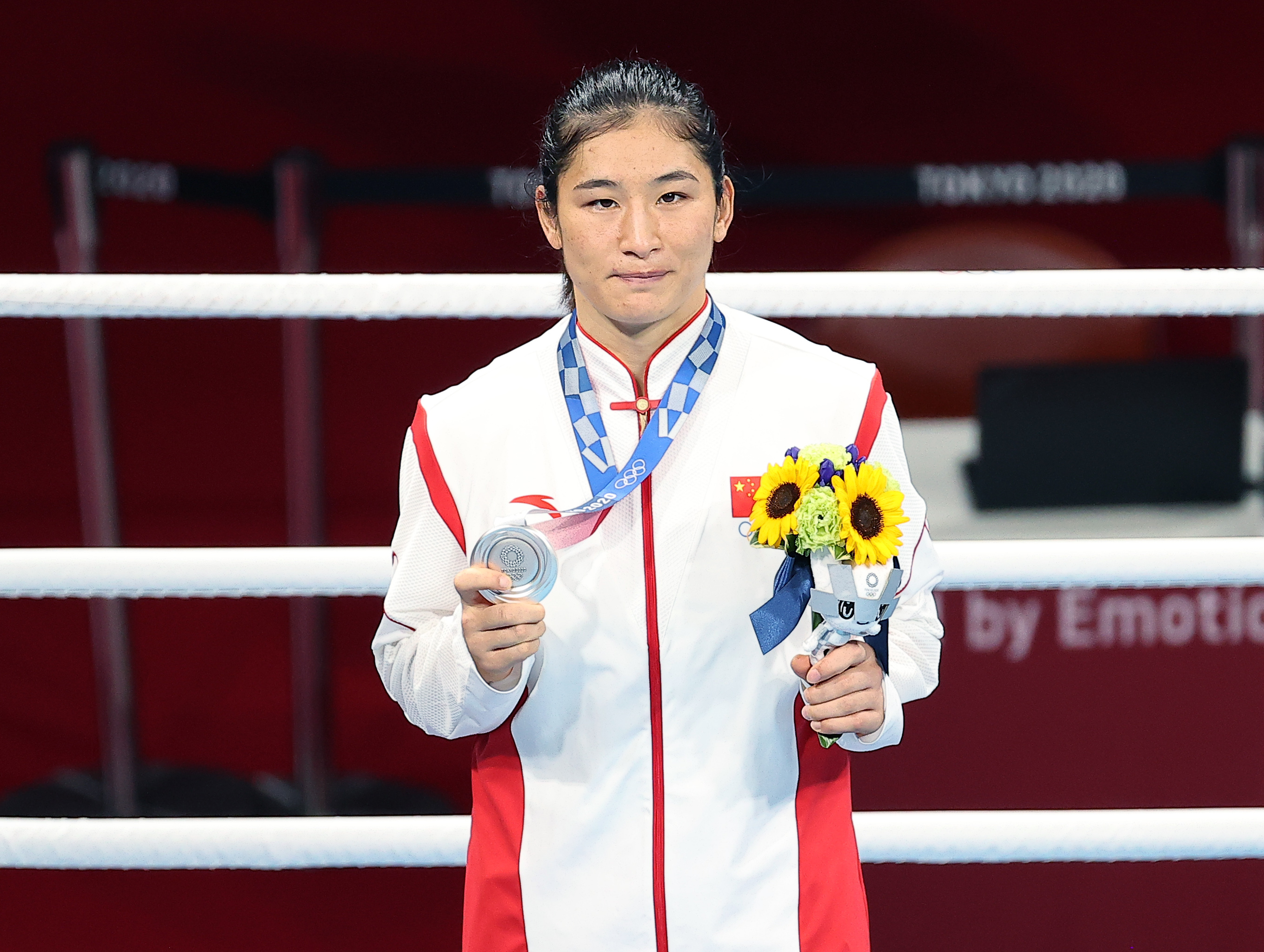 拳击——女子75公斤级:中国选手李倩获得银牌