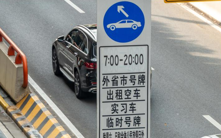 没收刹车踏板,是特斯拉对车主的一次"价值观绑架"