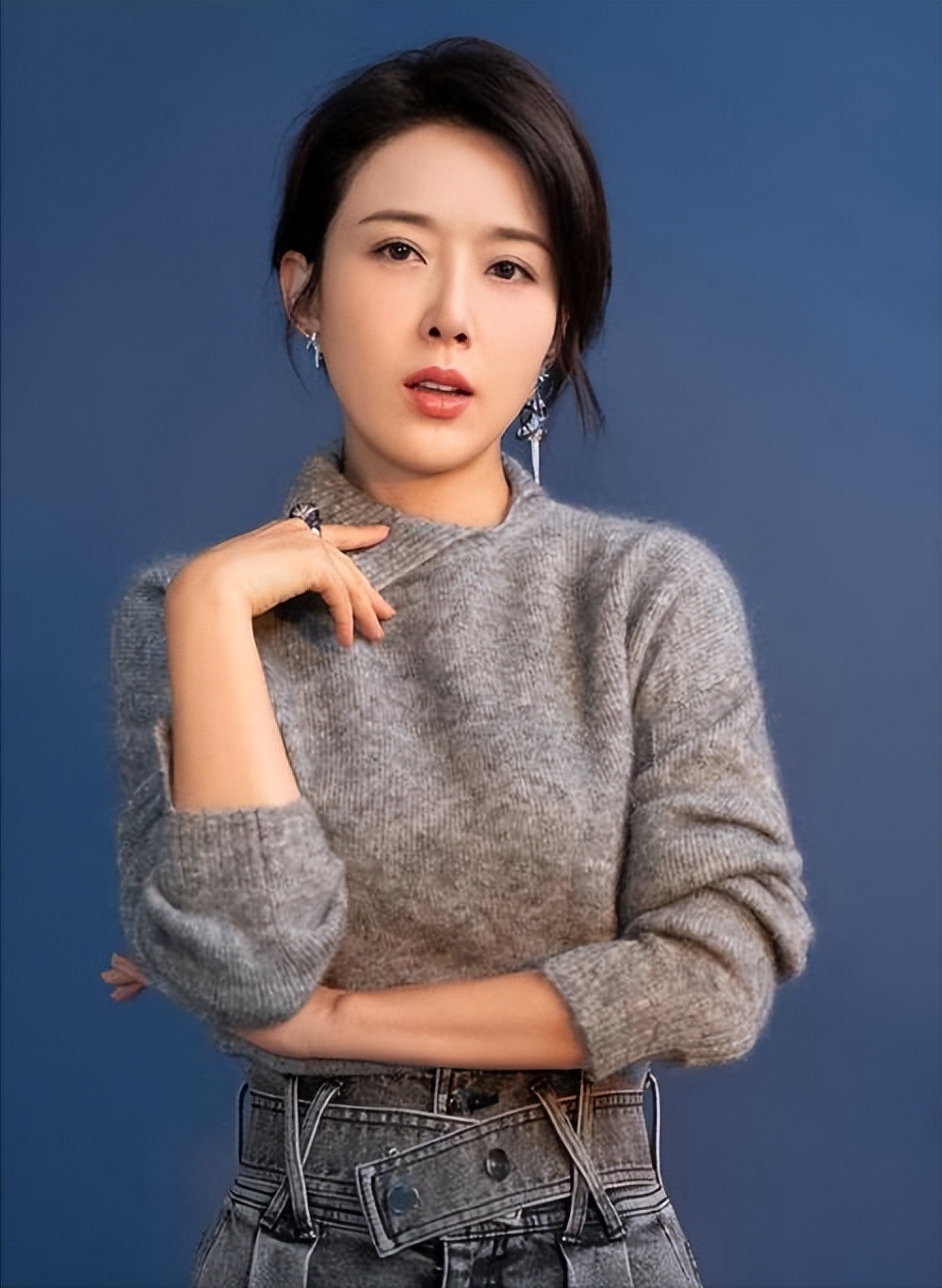 颜丹晨:感情一度成谜,如今44岁高龄产子无遗憾,丈夫也是圈中人