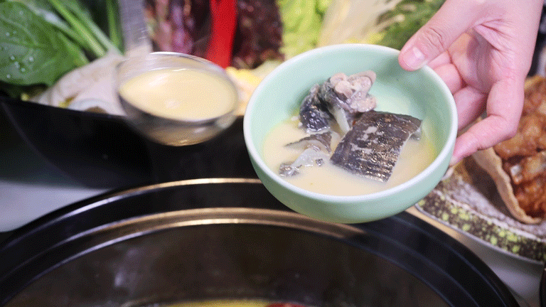 味超正的甲鱼火锅吃过伐?火出圈的港式养生锅,海鲜吃到扶墙出!