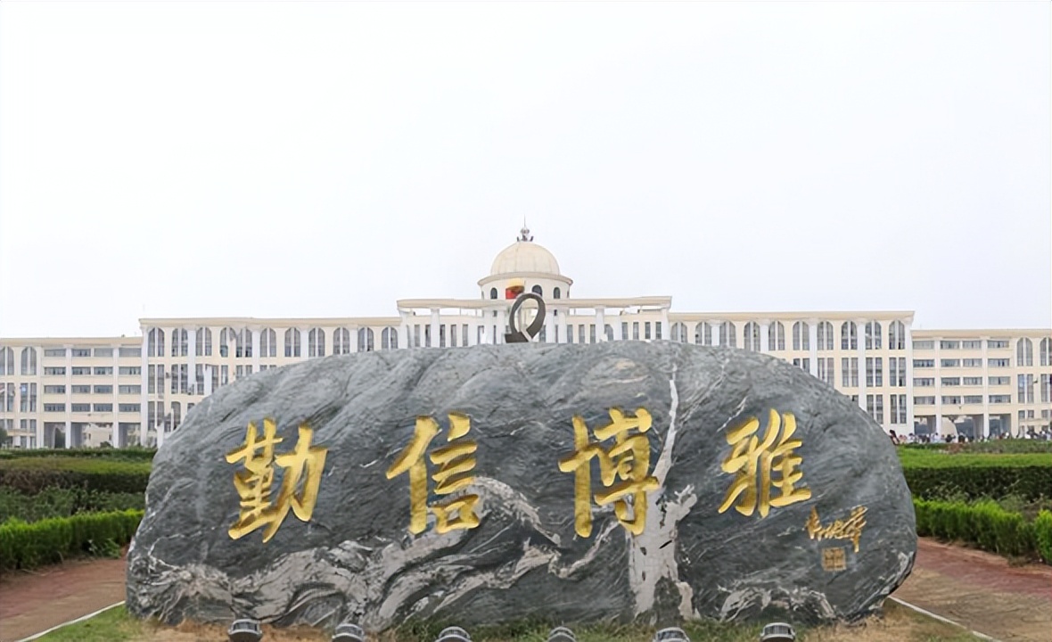 江西服装学院占地面积图片