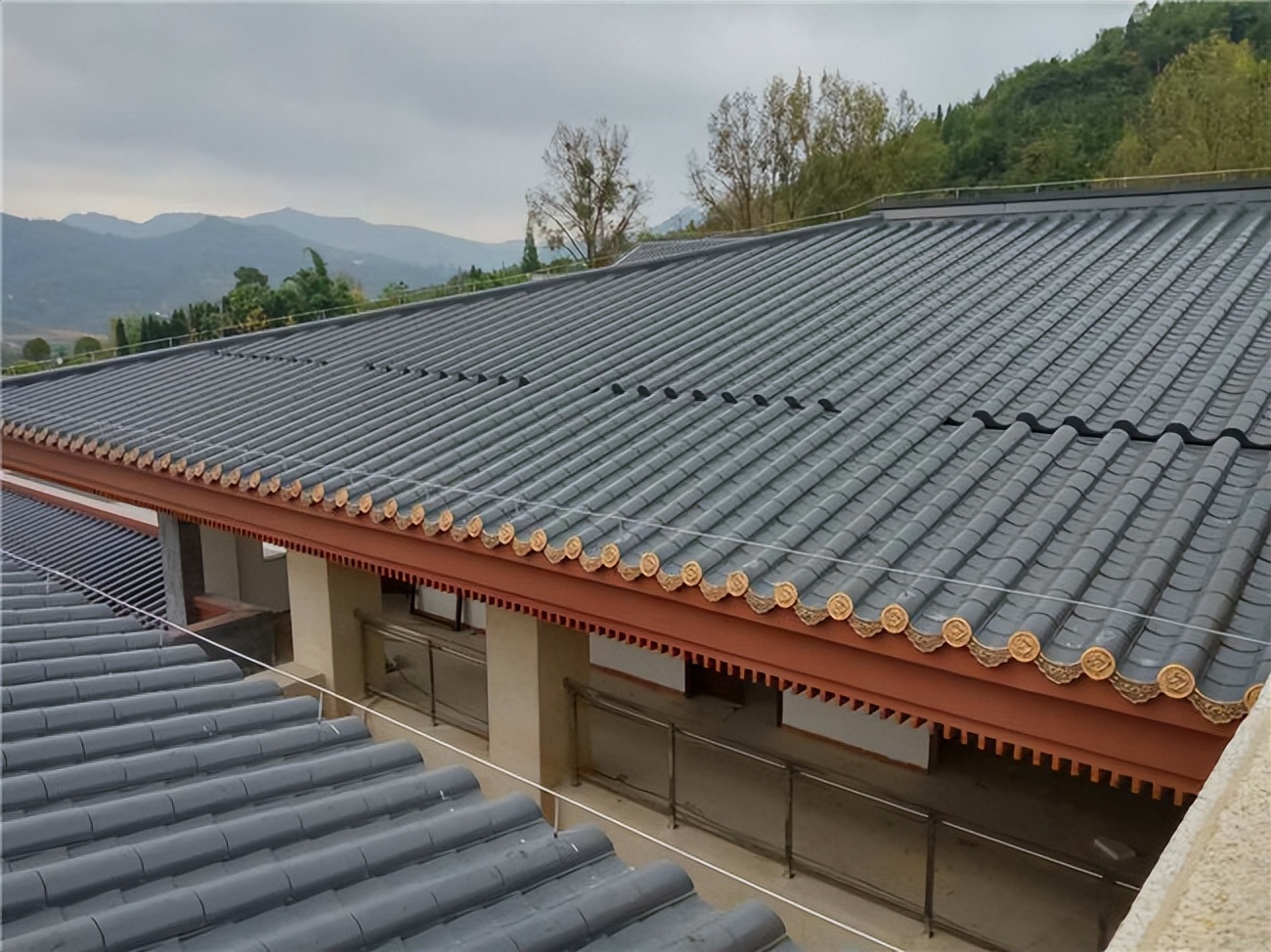 仿古金属瓦的优势及造价影响因素—鹏航瓦业小编带你了解