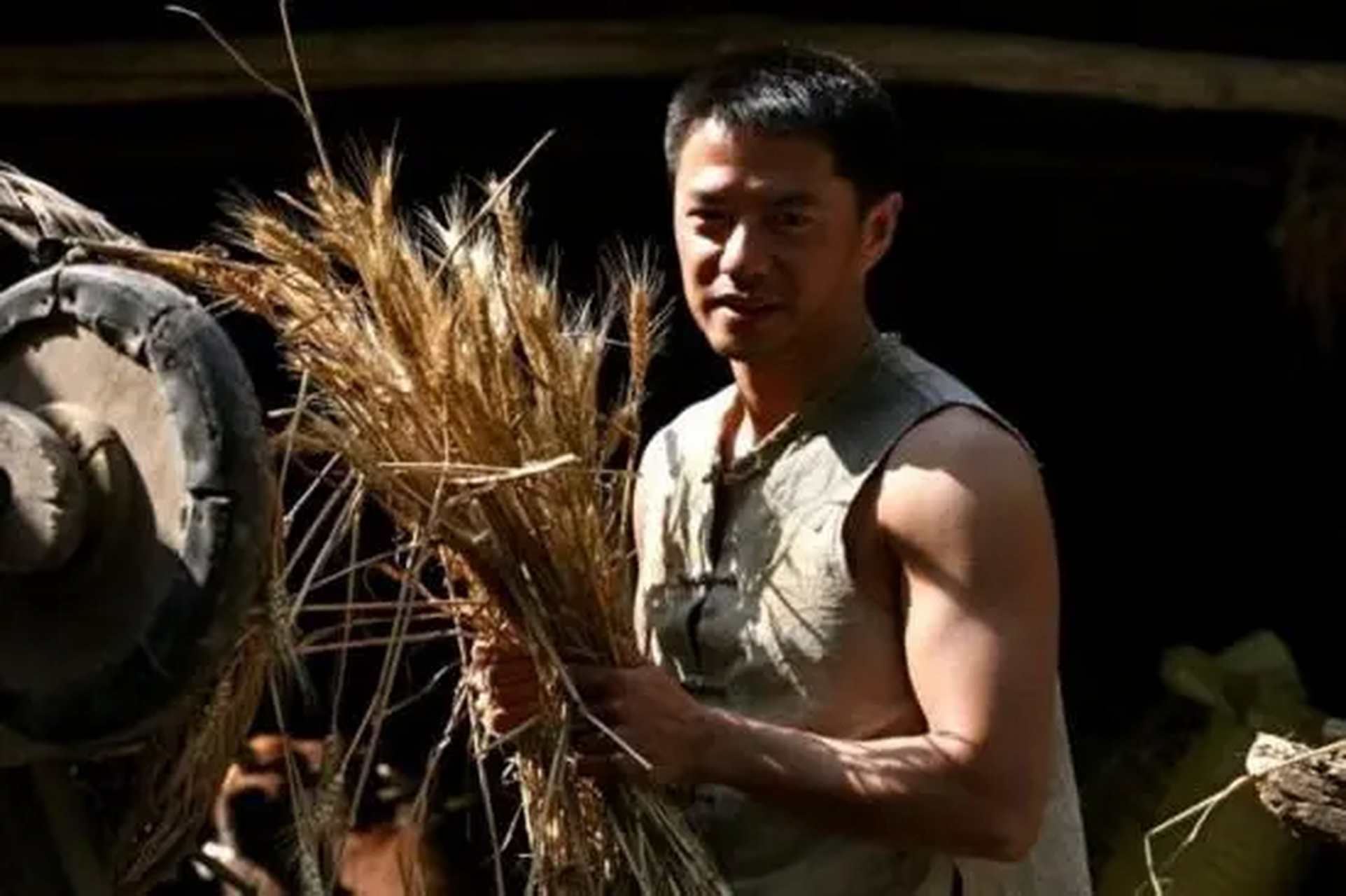 "王全安强颜答应,紧接着孙红雷又说了一句话,王全安果断离开.