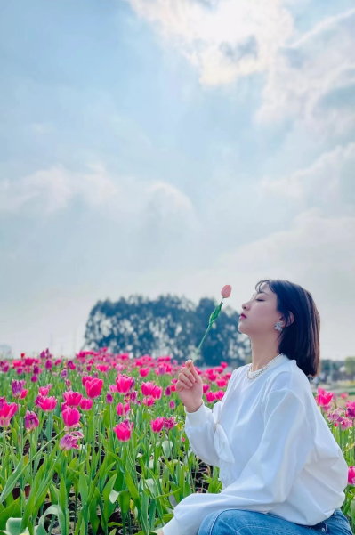 陌陌主播忆涵举办四周年庆典活动,发布动态视频诚邀粉丝