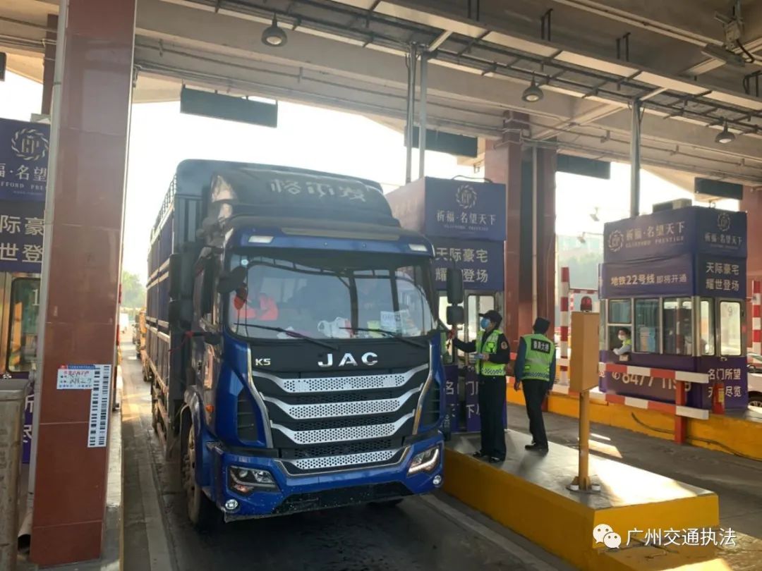 执法|| 法治宣传月,进社区赴企业推进全民守法,他们变身普法"带货王"