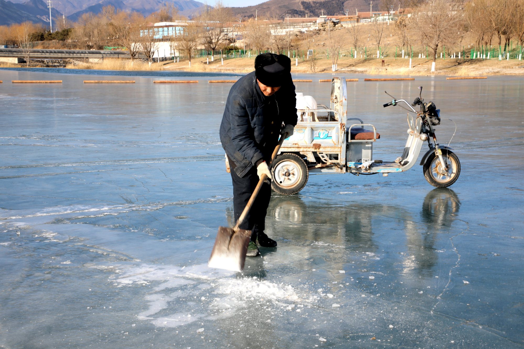 这个冰场正在"美容!在门头沟滑冰玩雪有了好去处