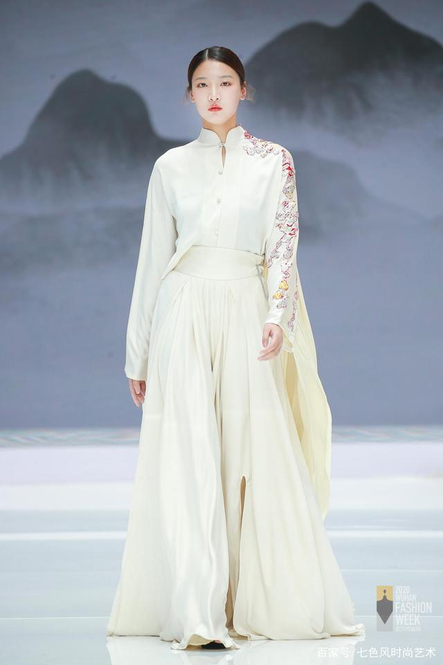 令人惊艳的中国风 2020武汉时装周三寸盛京中式哲学_中华服装网www.