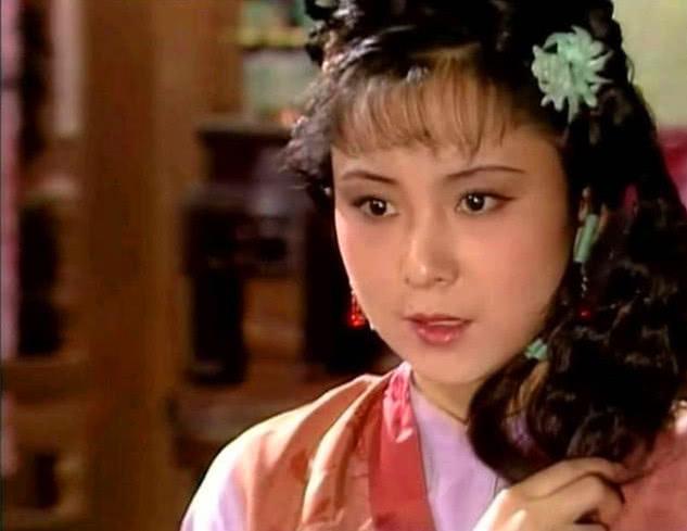 多姑娘骂贾宝玉"没药信的炮仗,究竟有啥奥妙?作者笔触太辛辣