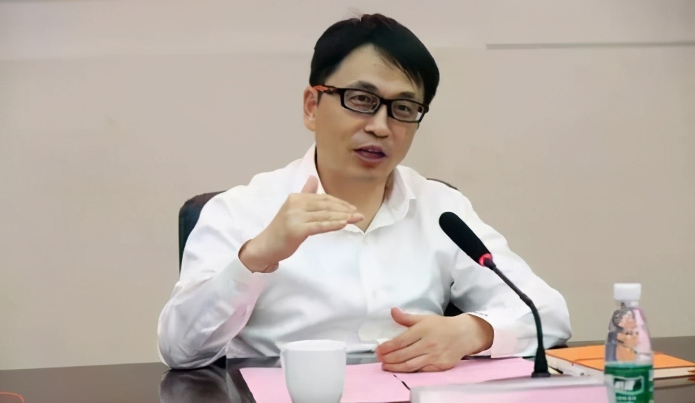 施一公:捐人大再多也是校友,捐西湖大学是创始人,张磊:我包了