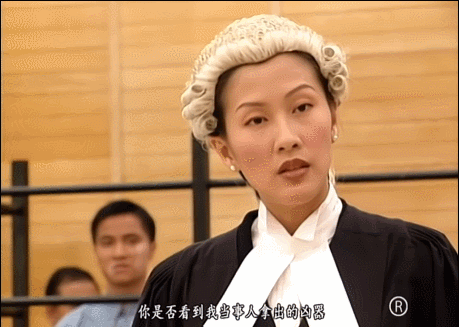 美国波士顿学院新闻学毕业的陈慧珊,曾就职于波士顿电台,回香港后又