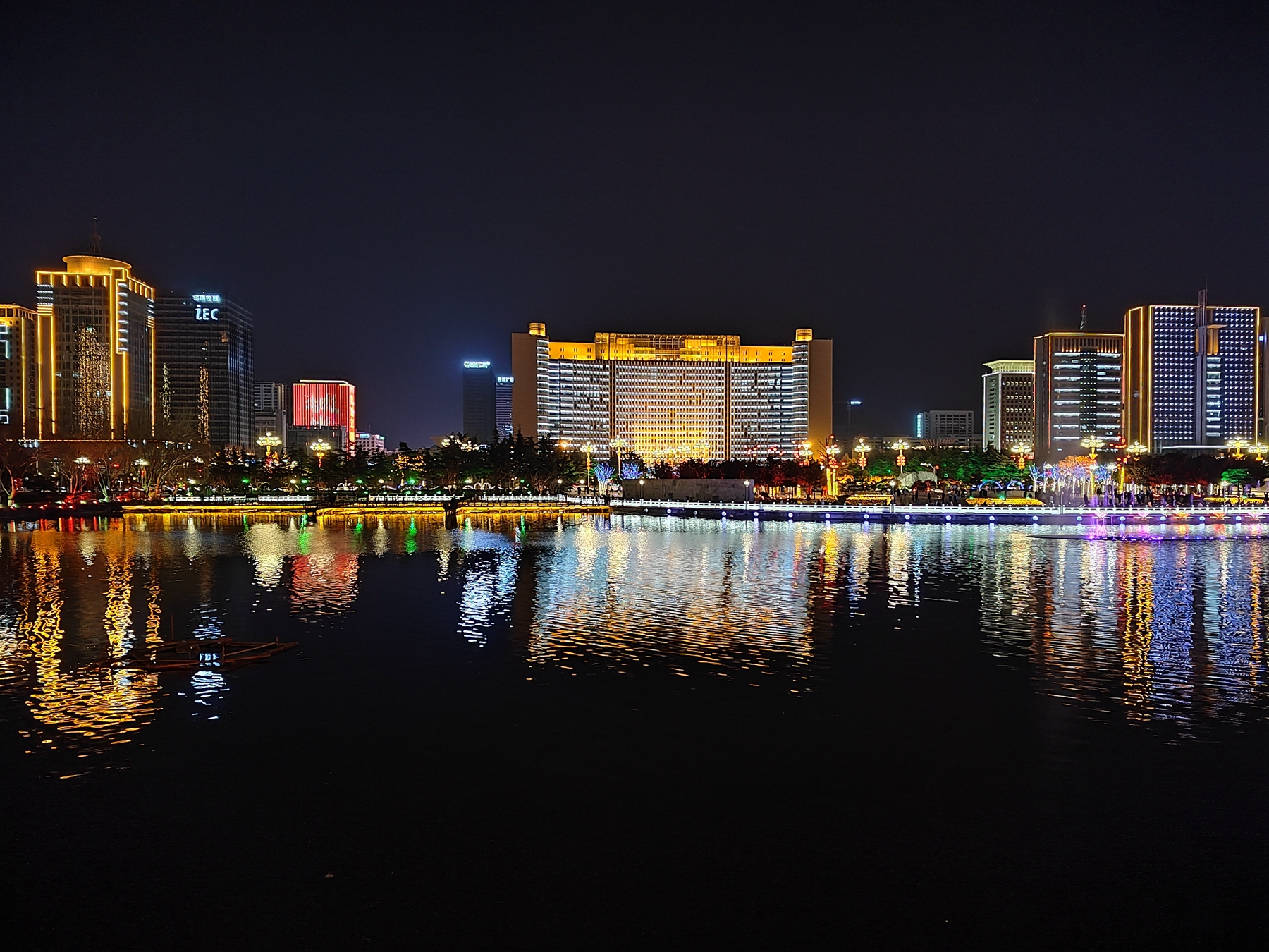 榮耀50pro鏡頭裡的臨沂五洲湖春節夜景