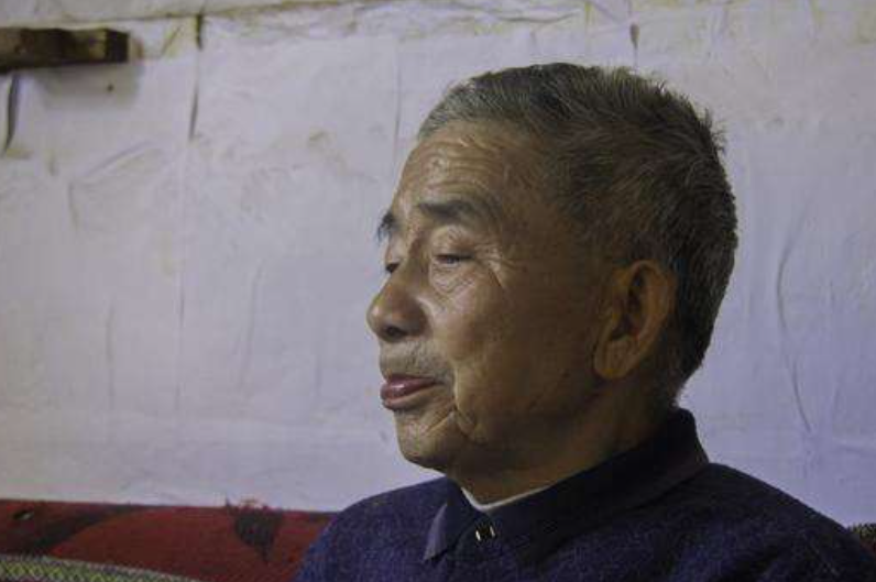 回顾八旬老人黄大发为脱贫致富耗时36年悬崖上凿9400米救命渠