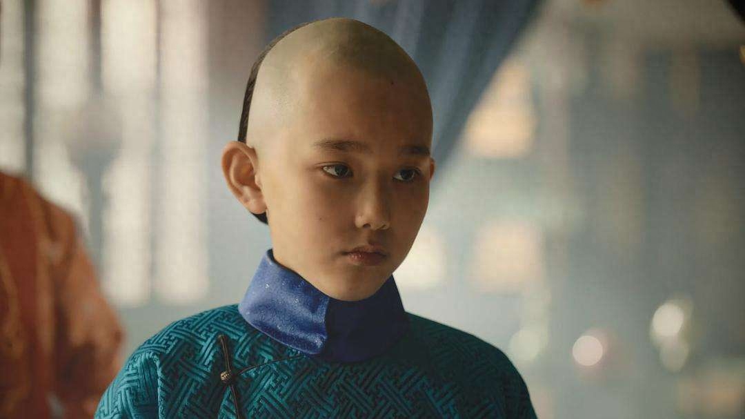 乾隆一生妃嫔和子女众多嘉庆又是如何对待这些庶母和兄弟姐妹