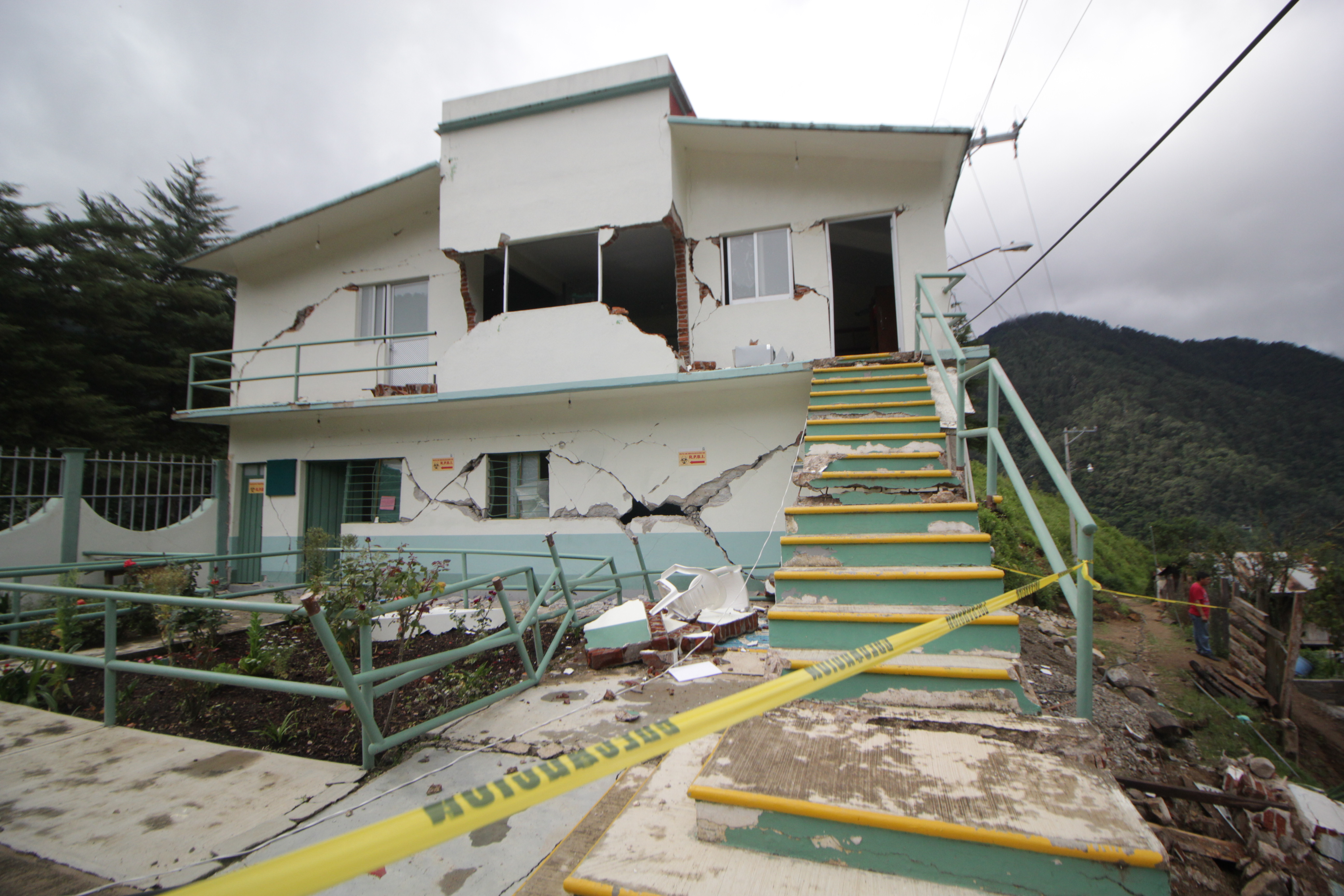 墨西哥7.5级地震:走进受损严重的震中附近小城
