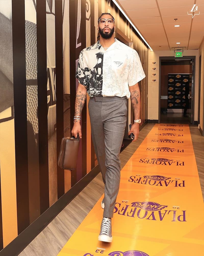 「nba 球星穿搭」安东尼戴维斯不只是禁区猛兽也是位"穿搭高手"