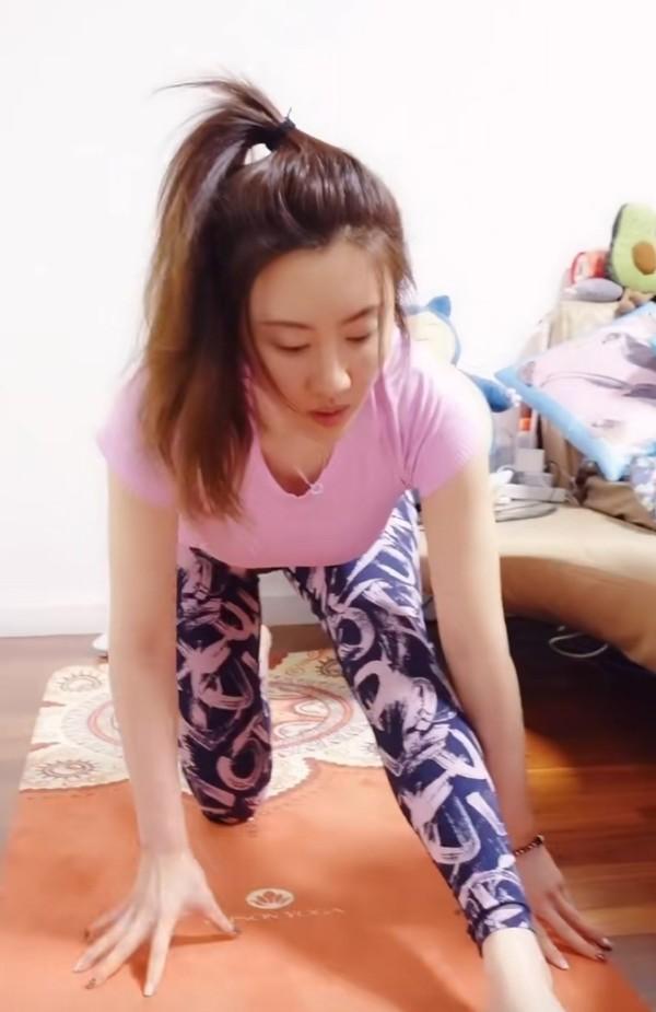 宋丹丹37岁儿媳秀好身材,晒出减肥餐,网友:低脂清淡又好吃