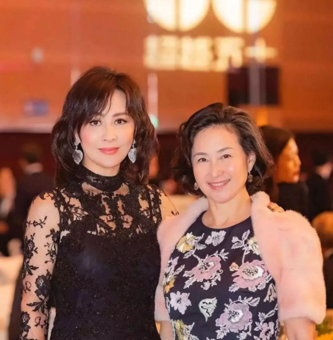 "终极忍者"刘嘉玲:与情敌何超琼处成闺蜜,看汤唯电影脸色铁青