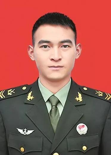 一等功英雄杜富国,四兄妹中两战士两医生,个个都是新时代英雄